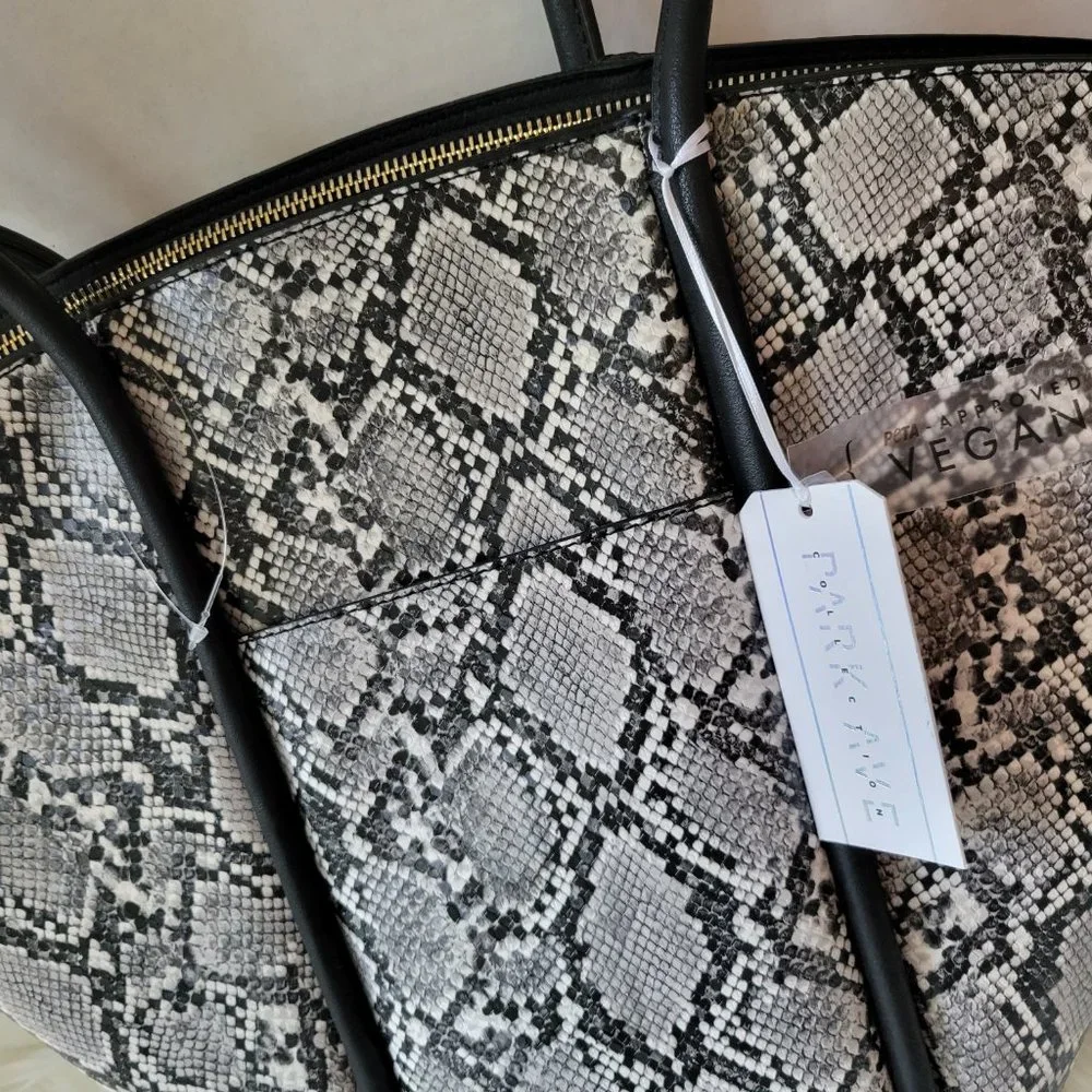 Park Ave Collection Oversized Faux Snake Tote